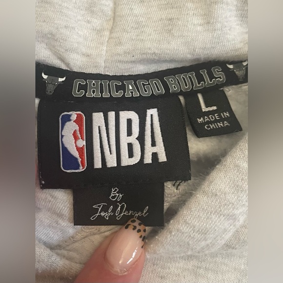 Chicago Bulls Hoodie by Josh Denzel Large - Picture 4 of 13
